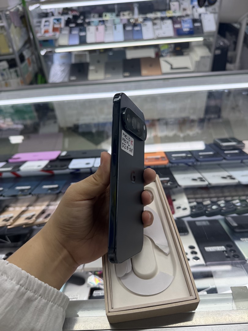 Google Pixel 10 Pro XL 512gb ESIM Unlock (Category: Google Pixel) located in San Juan City. Submitted by javedsgadgetshop (Listing ID 1465018389, Image 2). Description: Posting available device for today! QUICK INFO : Google Pixel 10 Pro XL 512gb Good battery Esim Unlock No issue / No repair Comes w/ Box&case&charger Price may vary depends on the available Accepting swap/trade-in/installment/walk-in/delivery. For reference: visit our page - Javed