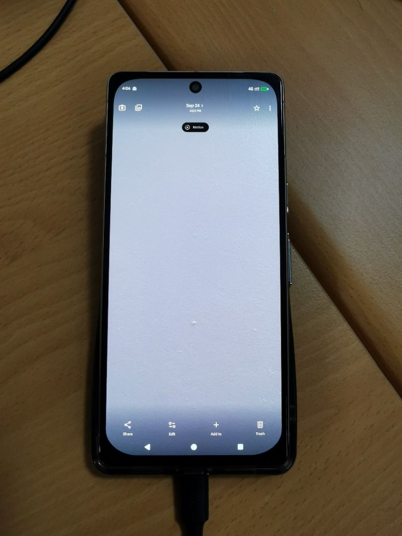 GOOGLE PIXEL 7 (Category: Google Pixel) located in Binan City. Submitted by bajun24 (Listing ID 1465019633, Image 2). Description: FOR SALE * TITLE: Google Pixel 7 * PRICE: Php 5,000 * ITEM CONDITION: well used * VARIANT: GVU6C Snow White 128gb US Variant * WARRANTY: None, as is where is * PACKAGE INCLUDE: pixel phone, 1 case and original box only * ISSUES: 1. Screen replaced with OLED (not original at malaki ang bezel). Fingerprint working pero 