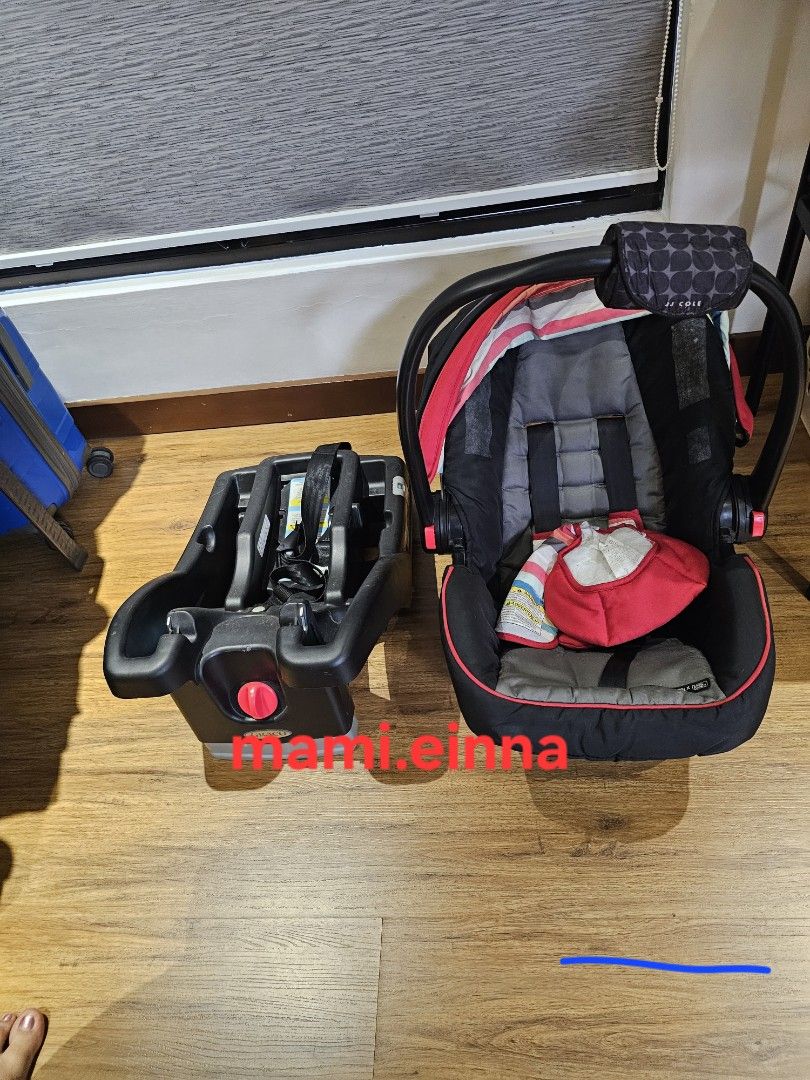 Graco Click Connect Infant Car Seat with Base (Category: Car Seats) located in Baliuag. Submitted by mnldecluttter (Listing ID 1465038075, Image 3). Description: Graco Snugride ✅2000✅ - Newborn to 12 mos - Used Good condition - RFS: Decluttering. Outgrown - ISSUE: slight deform ung hood, nasa pic. Nadaganan sa storage. 📍 location: Baliuag Bulacan 🚗 can do meet ups in Sm Baliwag ONLY 🎯 MOP: GCASH or bank transfer 📲can do vid call for validity 