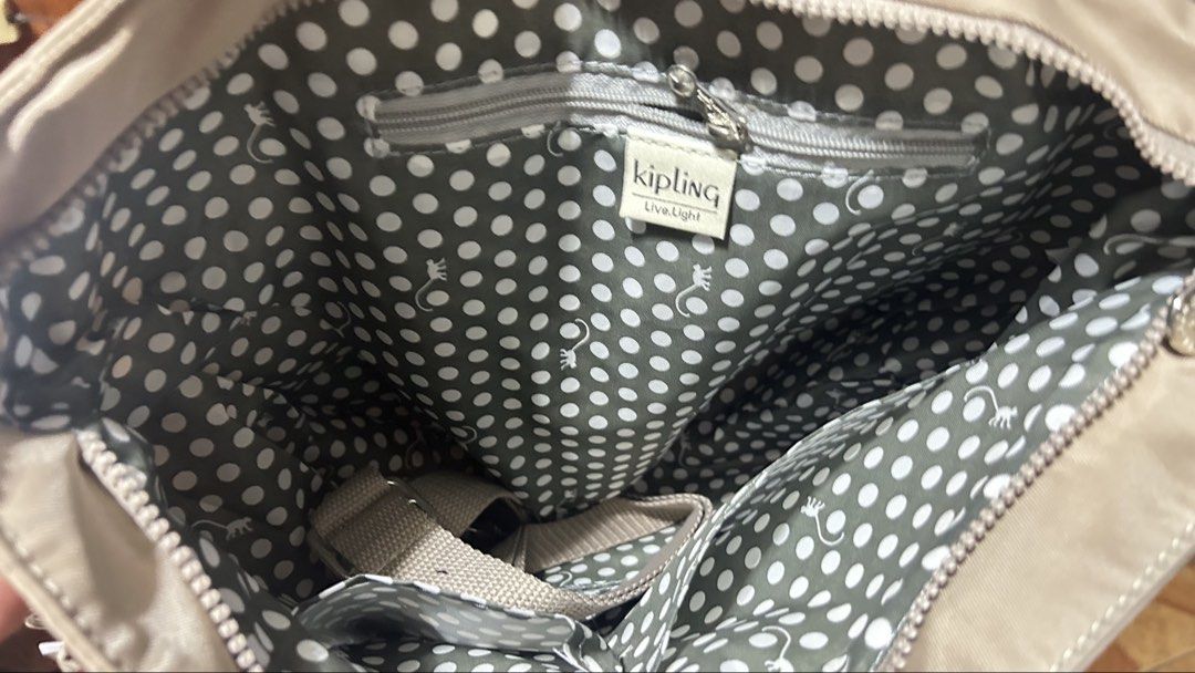 gray beige kipling shoulder bag (Category: Shoulder Bags) located in Quezon City. Submitted by prelovedthings830 (Listing ID 1465048762, Image 3). Description: .