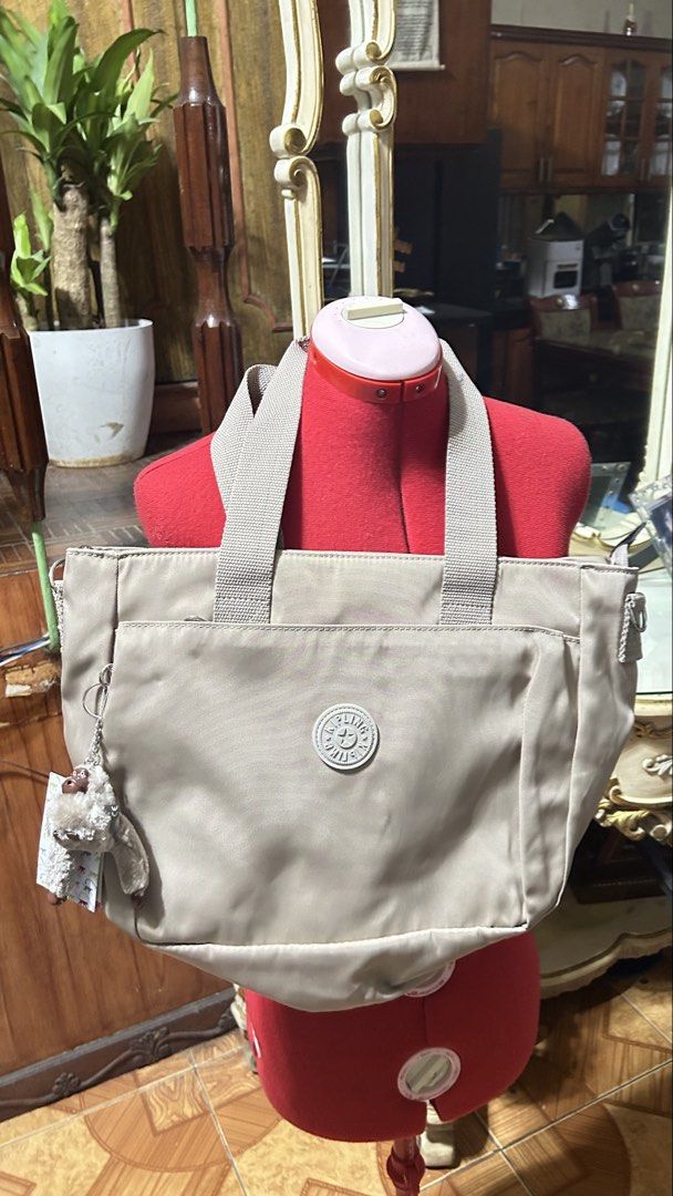 gray beige kipling shoulder bag (Category: Shoulder Bags) located in Quezon City. Submitted by prelovedthings830 (Listing ID 1465048762, Image 1). Description: .