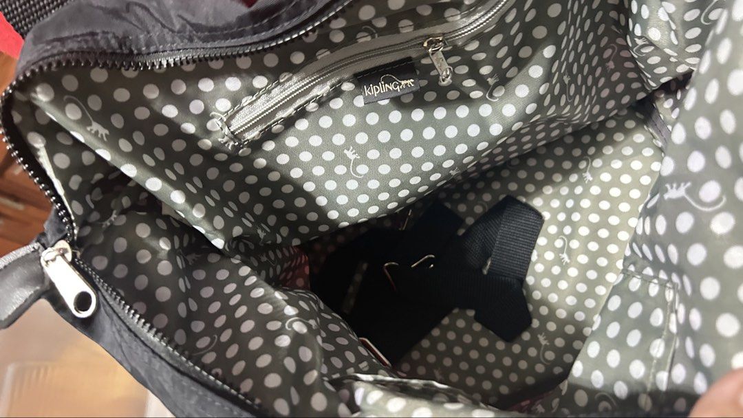 gray kipling shoulder bag (Category: Shoulder Bags) located in Quezon City. Submitted by prelovedthings830 (Listing ID 1465049230, Image 3). Description: .