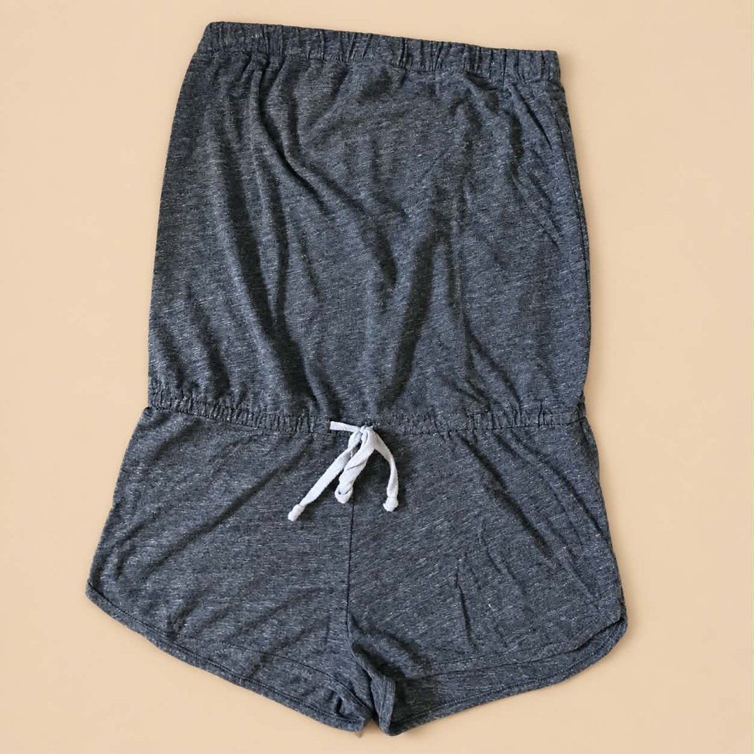 Grey Strapless Romper with Drawstring Waist (Category: Rompers) located in Cavite. Submitted by rareclothing.ph (Listing ID 1465029392, Image 1). Description: Grey Strapless Romper with Drawstring Waist ‎- Grey strapless romper ‎- Elasticated top band for secure fit ‎- Drawstring waist for adjustable comfort ‎- Versatile for lounging or casual wear.