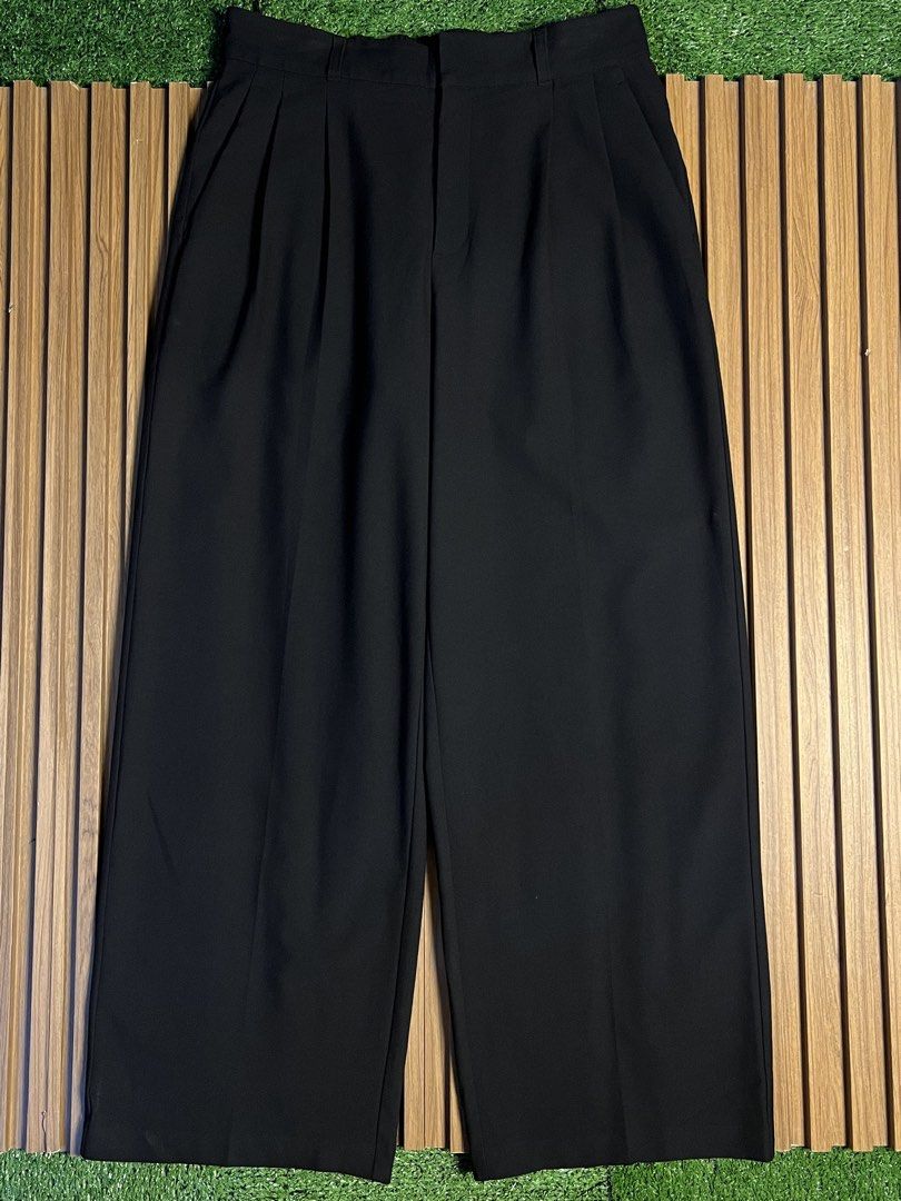GU - DOUBLE PLEATED TROUSER (Category: Trousers) located in Bacolod City. Submitted by timelessbyjosh (Listing ID 1465117442, Image 2). Description: BEST FOR CASUAL & FORMAL OUTFITS SIZE : XL ACTUAL COLOR : BLACK COLOR RATE : 10 OUT OF 10 CONDITION : NEAR NEW MATERIAL : 67 % POLYESTER , 30 % RAYON & 3 % SPANDEX MADE IN : INDONESIA FLAWS : NONE DIMENSIONS WAIST - 31 TO 36 ( GARTERIZE ) LENGTH - 40 THIGH - 14. 5 LEG OPENING - 11 MEASUREMENT TAKEN W