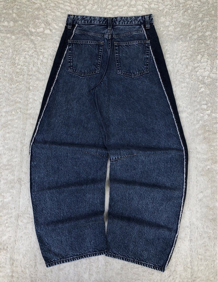GU BARREL PANTS 2tune (Category: Jeans) located in Canaman. Submitted by thriftmoboss (Listing ID 1465004608, Image 1). Description: 📌GU Barrel pants ( 2 tune) cotton 100% Hard denim 95% Crispy condition ✅ W-29 L- 39 T-12 Hem-8.5 As new condition✅ Crisp condition✅ No issue Price:850🏷 ‎ ‎•✅PLUS SHIPPING FEE (+75) ‎•🔵MOP: G CASH ‎•🟥COURIER: JnT ‎•📍LOC:Magsaysay, Naga city ,Camarines Sur 🌫️.