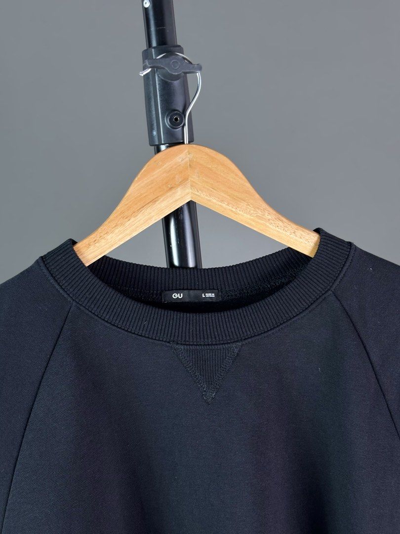 GU Black Long Sleeve Sweatshirt Size L (Category: Coats, Jackets and Outerwear) located in Malilipot. Submitted by brevsthrift (Listing ID 1465127862, Image 2). Description: - Brand: GU - Color: Black - Size: Large - Material: Comfortable cotton blend - Design: Crew neck, raglan sleeves, ribbed cuffs and hem, with classic v-stitch collar detail - Condition: Excellent - 9.7/10 color rate.