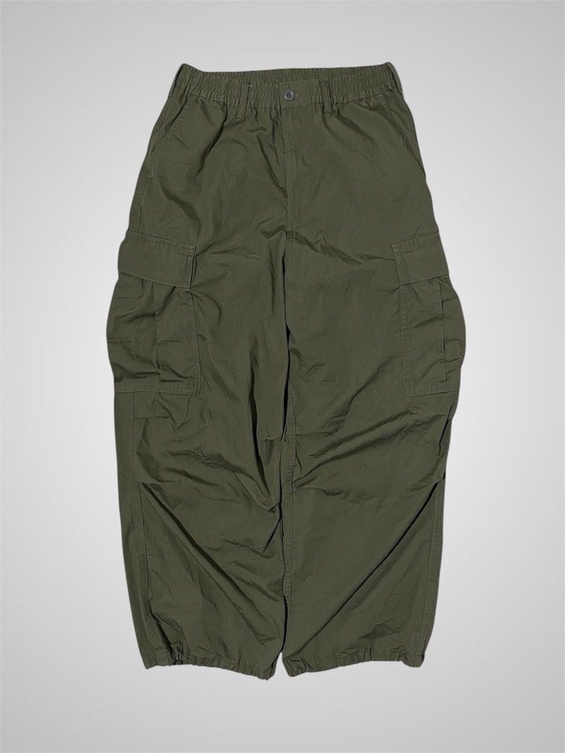 Gu parachute cargo pants (Category: Jeans) located in Nagcarlan. Submitted by nashfrias (Listing ID 1465113168, Image 1). Description: Gu parachute cargo pants Size • 30 Length • 39.