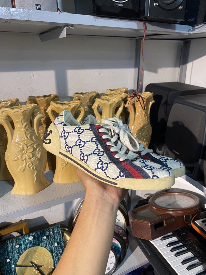 Gucci (Category: Sneakers & Footwear) located in Manila. Submitted by mikeed. (Listing ID 1464992953, Image 3). Description: Gucci low-top sneakers Verygood condition size 41 .
