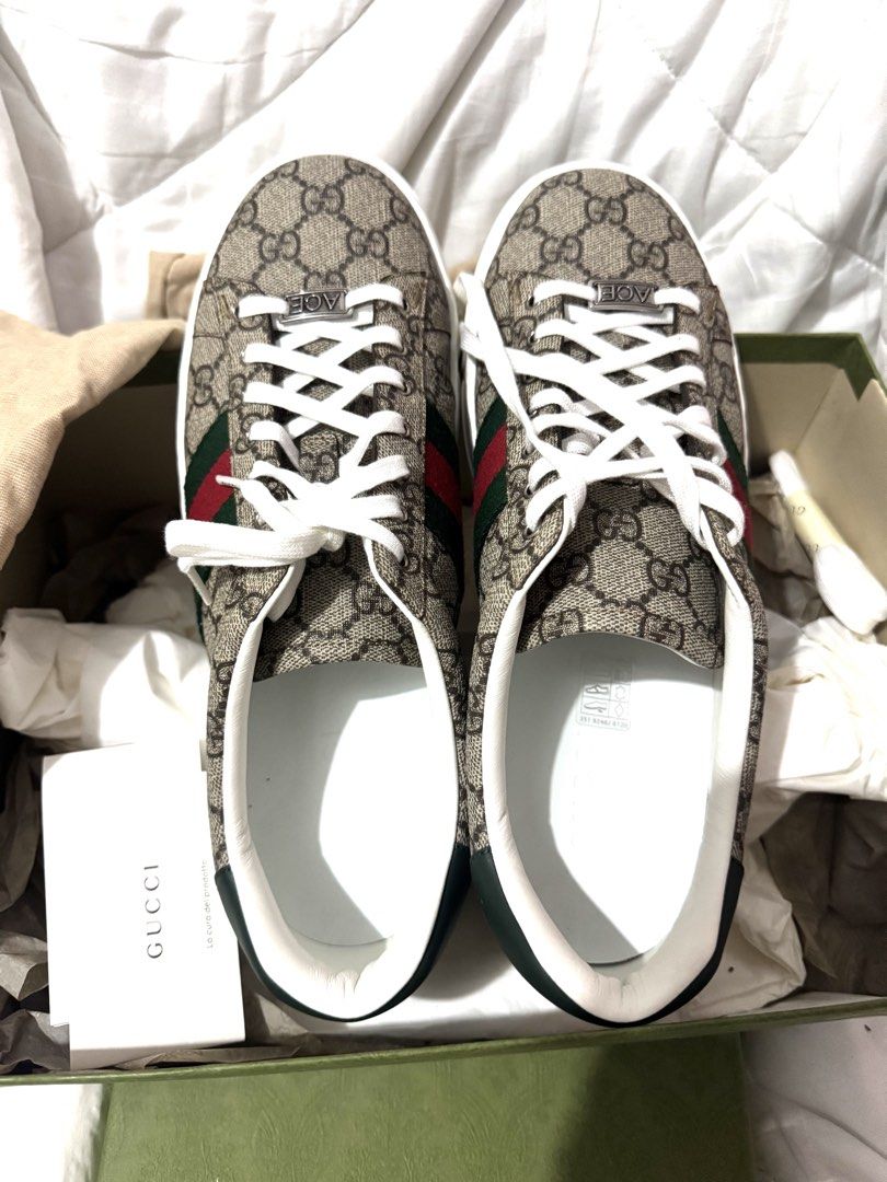 Gucci Ace GG Supreme Sneakers with Web (Category: Shoe inserts & accessories) located in Manila. Submitted by xylane000 (Listing ID 1465109734, Image 3). Description: Twice lang nagamit for event. Kaya mukhang bagong bago pa. Size: 9½ (9.5 sa Italy/UK sizing, na kadalasang katumbas ng around 10.5 US Men’s)..