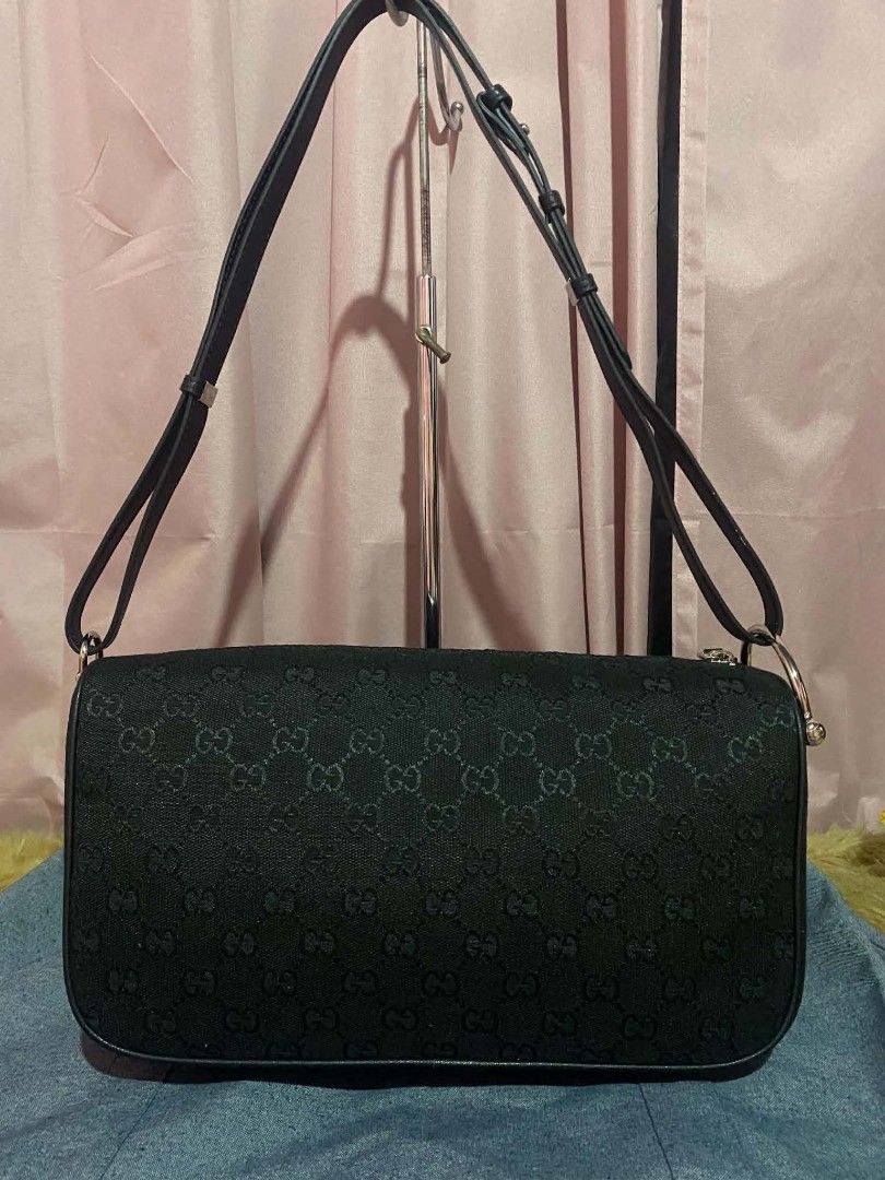 Gucci bag (Category: Luxury Bags & Wallets) located in Manila. Submitted by goodbuying_items0211 (Listing ID 1465029196, Image 1). Description: coded like new with dustbag adjustable strap.