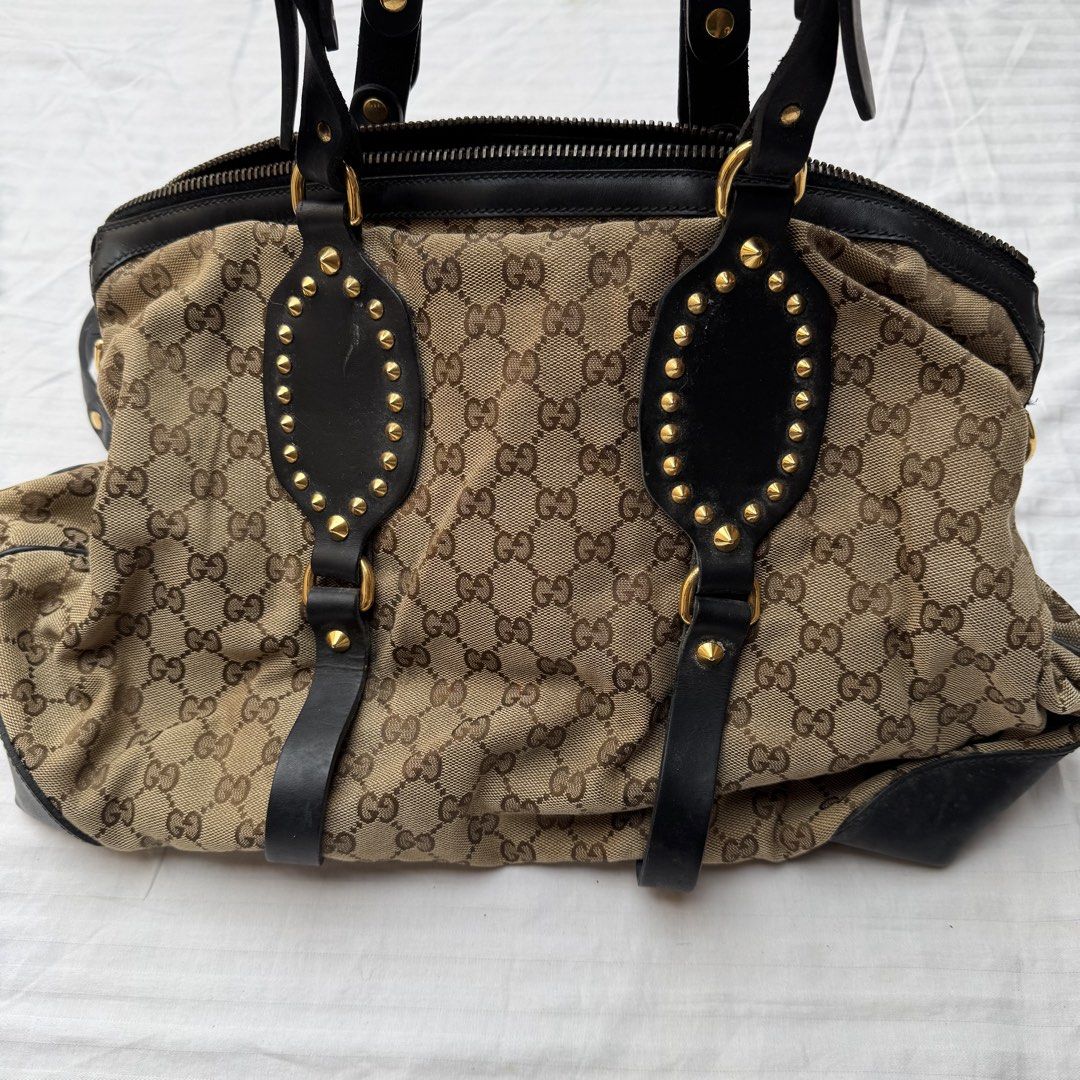 GUCCI GG CANVAS JOLICOEUR (Category: Luxury Bags & Wallets) located in Pasig City. Submitted by jaaard (Listing ID 1464983072, Image 2). Description: For sale Needs cleaning no major issue see pics Pm me for sure buyers .