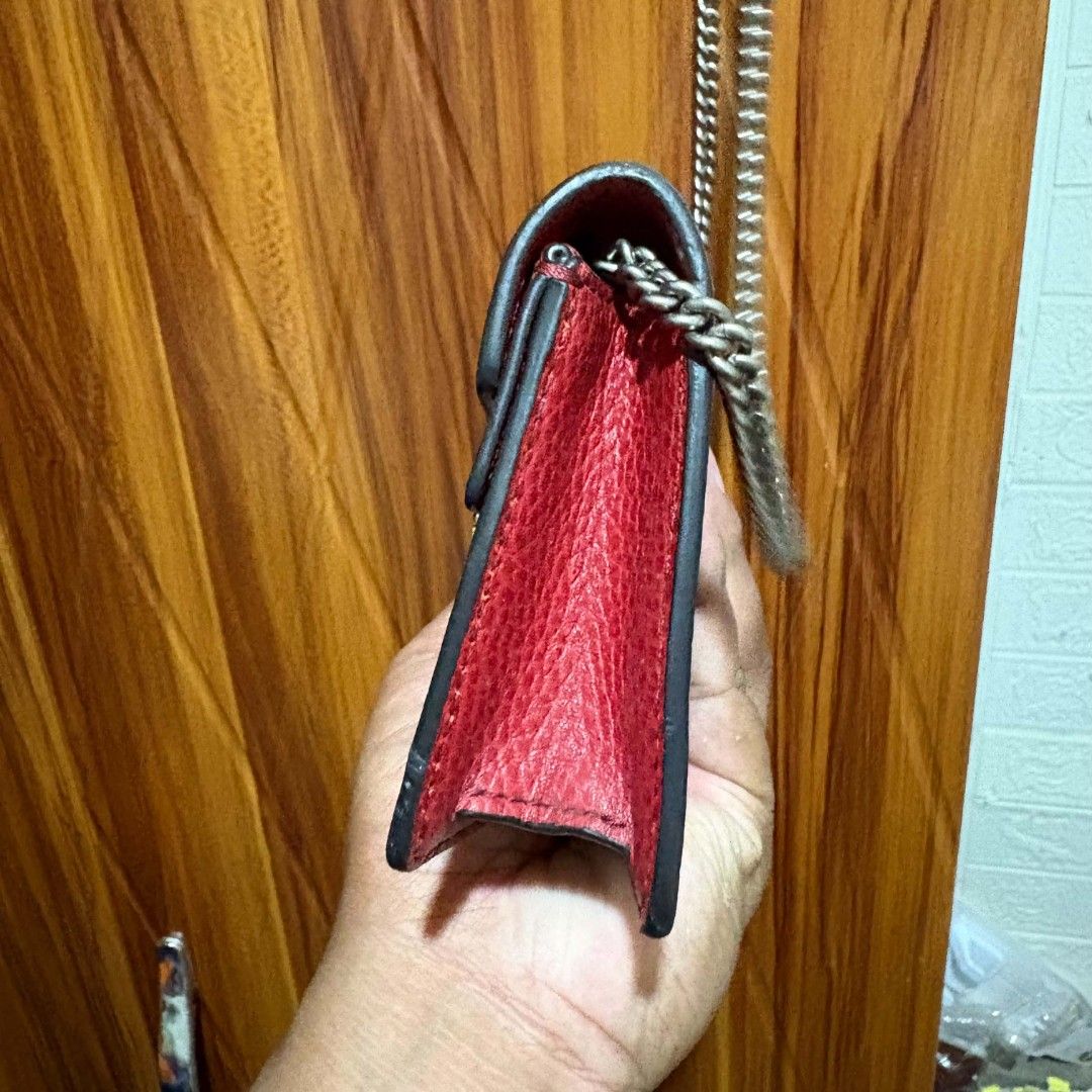 Gucci mini crossbody bag (Category: Luxury Bags & Wallets) located in Alburquerque. Submitted by abj_thriftshop (Listing ID 1465051770, Image 3). Description: excellent coded mini size as is.