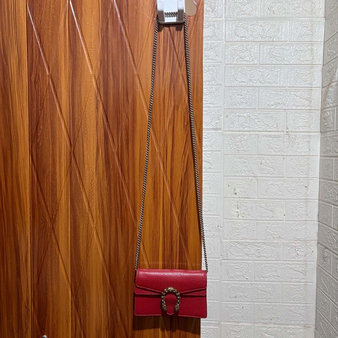Gucci mini crossbody bag (Category: Luxury Bags & Wallets) located in Alburquerque. Submitted by abj_thriftshop (Listing ID 1465051770, Image 1). Description: excellent coded mini size as is.