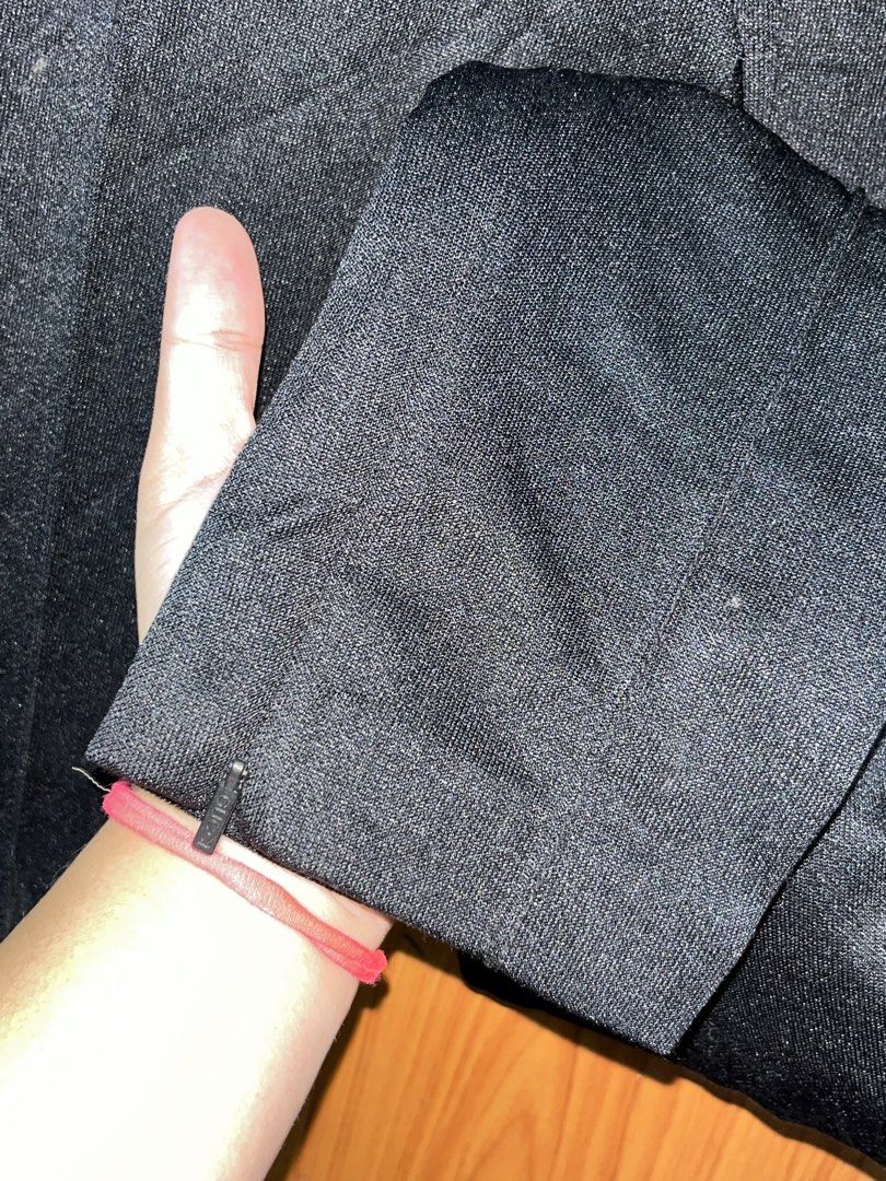GUCCI PANTS (Category: Luxury Apparel) located in Baguio. Submitted by SharylCaranay (Listing ID 1464990135, Image 3). Description: 🧺 Needs laundry .
