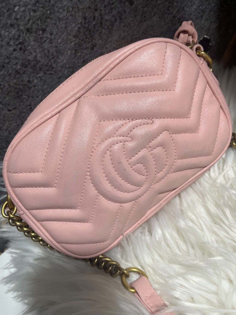 Gucci pink sling bag (Category: Luxury Bags & Wallets) located in Caloocan City. Submitted by trebdy01 (Listing ID 1464991000, Image 3). Description: .