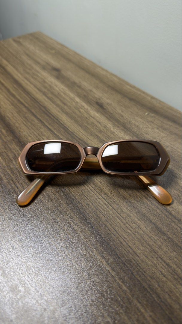 Guess Y2K (Category: Sunglasses & Eyewear) located in Baguio. Submitted by fndrskprskid (Listing ID 1465119303, Image 2). Description: - Sleek Y2K design “Tom Ford Era” - No case - Very Presentable - Lighter brown in actual .
