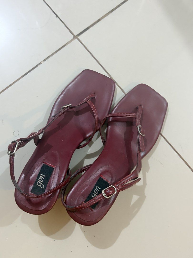 Gvn Burgundy Kitten Heels (Category: Heels) located in Pasay City. Submitted by bananaac_ (Listing ID 1465069806, Image 1). Description: - Fit: Slingback strap with an adjustable buckle - Condition: Noticeable peeling and wear on the inner strap area (as pictured), but still sturdy and wearable - bought here in carousell for 1,800 - started peeling cause nadikitan ng tape.