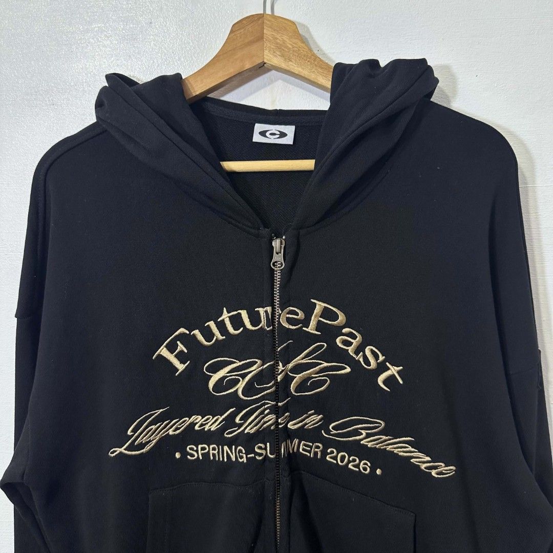 #H870 CommonSenseConstruct Classic Double Zip-Up Hoodie (Black) (Category: Activewear) located in Tagum. Submitted by eightrags (Listing ID 1464989771, Image 3). Description: #H870 CommonSenseConstruct Classic Double Zip-Up Hoodie (Black) Small-Medium 21.5 W 25 L Good as new condition 400.