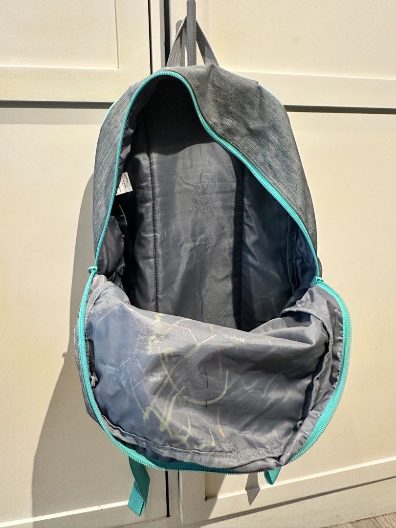 Hawk Backpack (Category: Backpacks) located in San Juan City. Submitted by jeail (Listing ID 1464985460, Image 2). Description: .