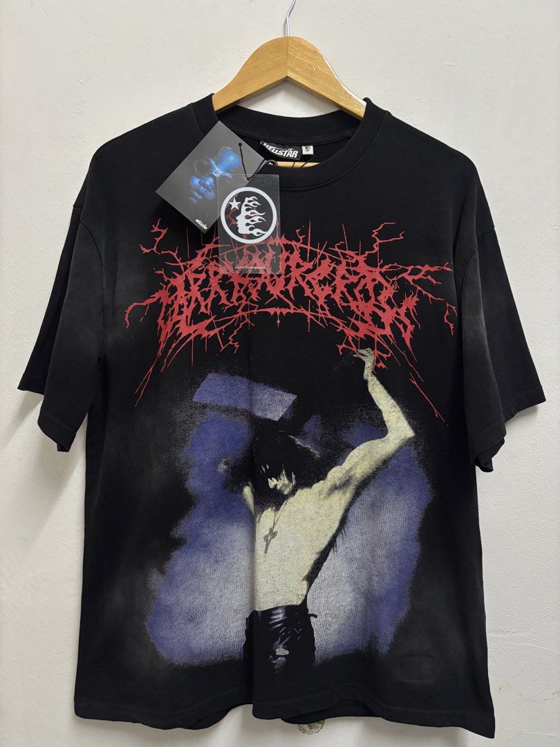 HELL STAR 2025 COLLECTION (Category: Tshirts & Polo Shirts) located in Kuala Lumpur. Submitted by yaz_preown90s (Listing ID 1465015708, Image 1). Description: HELL STAR SIZE M PIT 23/28 CONDITION NEW WITH TAG COMES WITH ZIP LOCK PRICE 150.