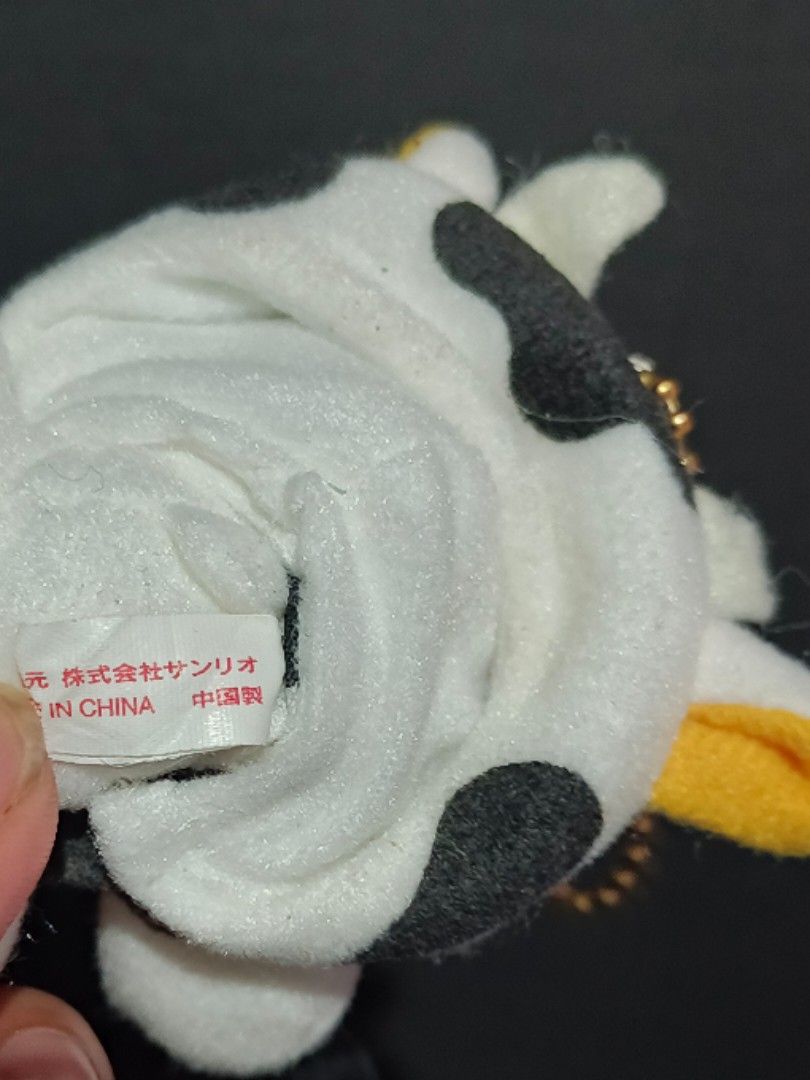Hello Kitty Cow Costume Plush Keychain (Category: Plushies & Soft Toys) located in Compostela. Submitted by buenaflora04681 (Listing ID 1465103750, Image 3). Description: .