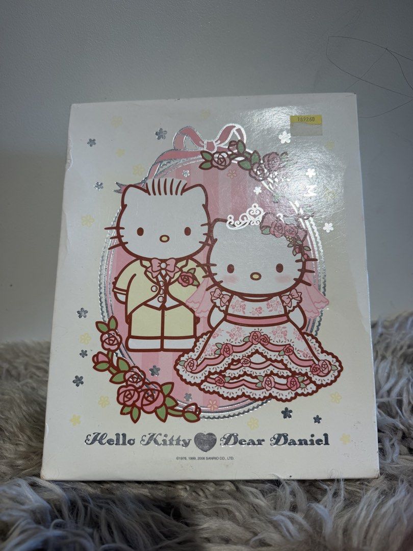 Hello kitty frame (Category: Frames & Pictures) located in La Trinidad. Submitted by reeze_24 (Listing ID 1464972180, Image 1). Description: .
