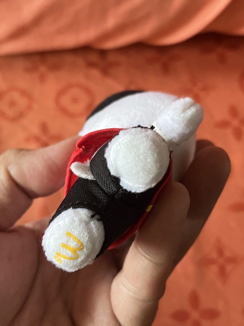 Hello kitty McDonald’s bag charm (Category: Plushies & Soft Toys) located in Paranaque City. Submitted by bonsaiart (Listing ID 1465042327, Image 3). Description: Pre owned Good condition 400+sf Payment via gcash or paymaya Shipping via j&t.