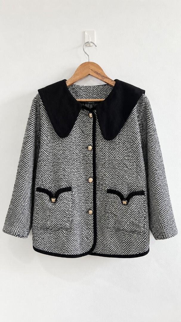 Herringbone Tweed (Category: Coats, Jackets and Outerwear) located in Baguio. Submitted by zakeeyaclo (Listing ID 1465011901, Image 1). Description: Herringbone Tweed Button Down S-M ₱250.