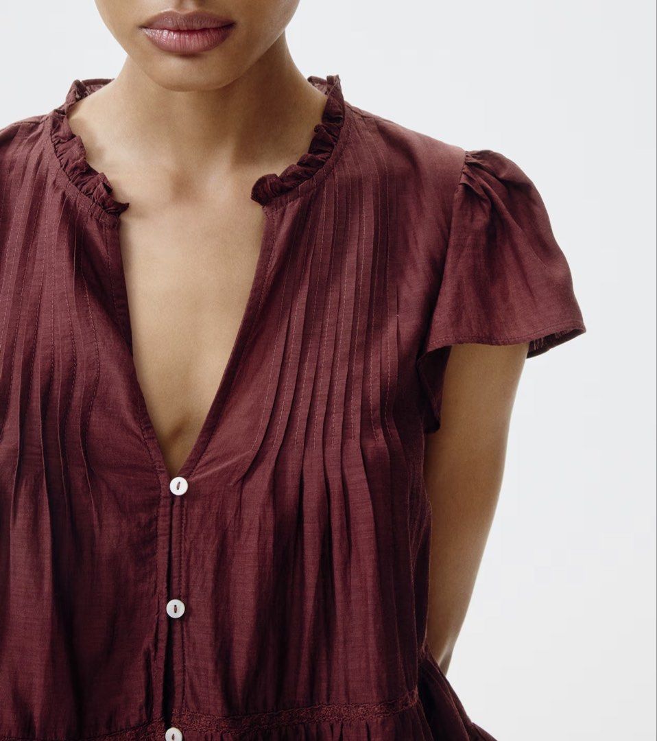 h&m blouse (Category: Blouses) located in Manila. Submitted by ssclosetxx (Listing ID 1465082771, Image 1). Description: h&m blouse size small (fits s to m) used once only retails for ₱1,500 helping tags: dainty, blouse, zara, mango, plains and prints.