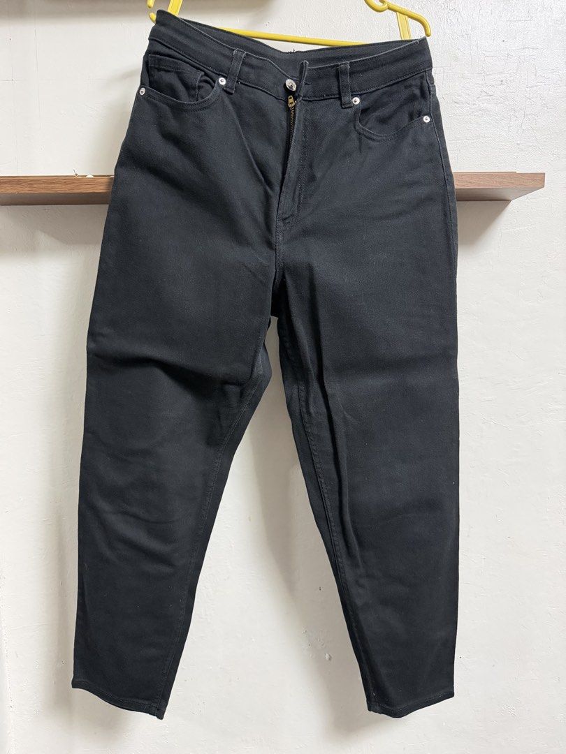 H&M Divided Black Mom Jeans (Category: Jeans) located in Marikina City. Submitted by meandmyprelovedstuff (Listing ID 1465163678, Image 1). Description: - Brand: H&M Divided - Color: Solid Black - Size: EUR 40 / US 8 / CA 8 / MX 8 / CN 165/76A - Fit: High waist with a straight leg cut - Material: Comfortable cotton blend fabric - Features: Button and zipper fly, classic five-pocket setup, and standard belt loops - Condition: Excellent, ready to w