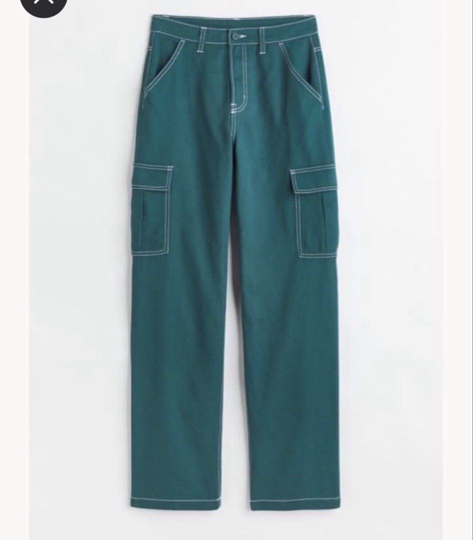 H&M Divided Contra Stitch 90s pants (Category: Jeans) located in San Juan City. Submitted by e_declutters2019 (Listing ID 1465123657, Image 1). Description: Denim jeans in a loose fit with a high waist, zip fly and button, low crotch and wide, extra-long legs. Diagonal side pockets, back pockets and flap leg pockets..