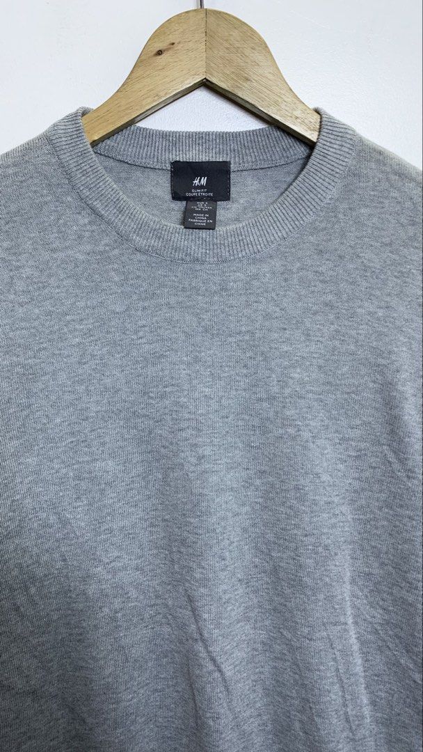 H&M lightweight sweater (Category: Coats, Jackets and Outerwear) located in Calamba. Submitted by jtrbngt97 (Listing ID 1465011235, Image 3). Description: H&M Small on tag Excellent condition .