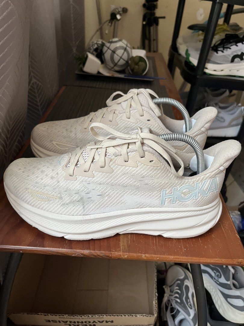 Hoka Clifton 9 (Category: Sneakers) located in Las Pinas. Submitted by deepsouthe (Listing ID 1464986817, Image 2). Description: Hoka Clifton 9 M8.5 D, W9.5, 8uk, 42eu, 26.5cm Well used yet in VG condition Sockliner tears (all intact and patched-up) VG condition Legit pair Php2,100plus sf Las Pinas area.