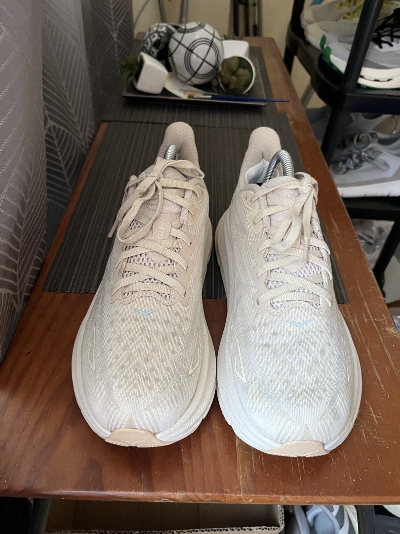 Hoka Clifton 9 (Category: Sneakers) located in Las Pinas. Submitted by deepsouthe (Listing ID 1464986817, Image 3). Description: Hoka Clifton 9 M8.5 D, W9.5, 8uk, 42eu, 26.5cm Well used yet in VG condition Sockliner tears (all intact and patched-up) VG condition Legit pair Php2,100plus sf Las Pinas area.