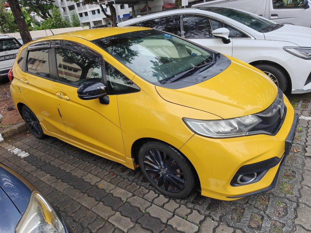 Honda Jazz Honda Jazz 1.5 A Auto (Category: Used Cars) located in Singapore. Submitted by homeingenious (Listing ID 1465036005, Image 2). Description: Car driving condition is still good. smooth engine and gearbox. body paint work not so good. there is chipped off around door handles and spoiler. service every 10k.