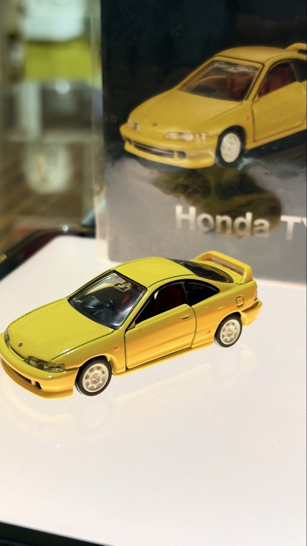 Honda TYPE R 30th Anniversary Collection Set (Category: Vehicle & Diecast Models) located in Quezon City. Submitted by lilisaly00 (Listing ID 1464995266, Image 2). Description: Selling a rare Honda TYPE R 30th Anniversary Collection (1992–2022) set! Perfect for JDM enthusiasts, diecast collectors, or Honda Type R fans. Set Includes: * Honda Integra Type R (Yellow) * Honda NSX Type R (Red) * Honda Civic Type R (Black) Condition: Excellent / Displa