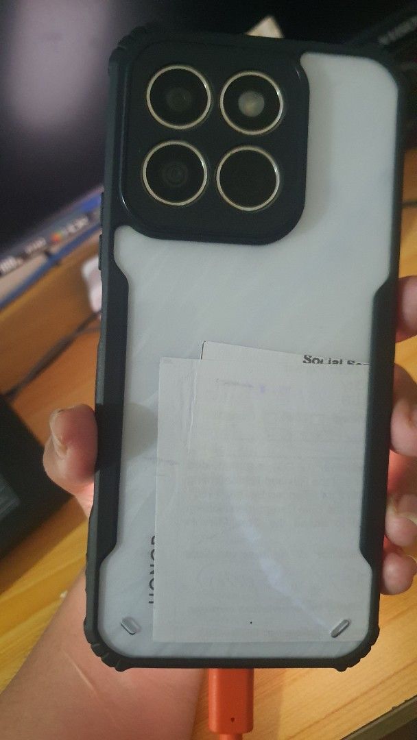 HONOR X8C (Category: Android Others) located in Antipolo. Submitted by elle_cherrie23 (Listing ID 1465048083, Image 3). Description: no issue sa performance malinaw cam harap at likod slight dents and chip paint sa gilid barely noticeable sligjt screen scratches aside from that wala na .