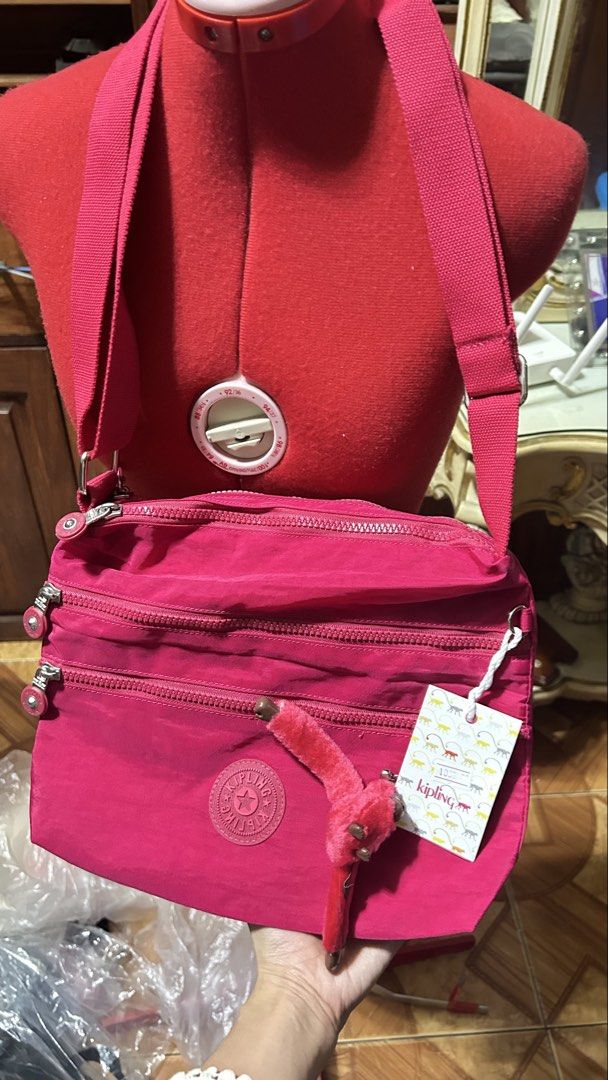 hot pink kipling crossbody bag (Category: Cross-body Bags) located in Quezon City. Submitted by prelovedthings830 (Listing ID 1465050147, Image 1). Description: .