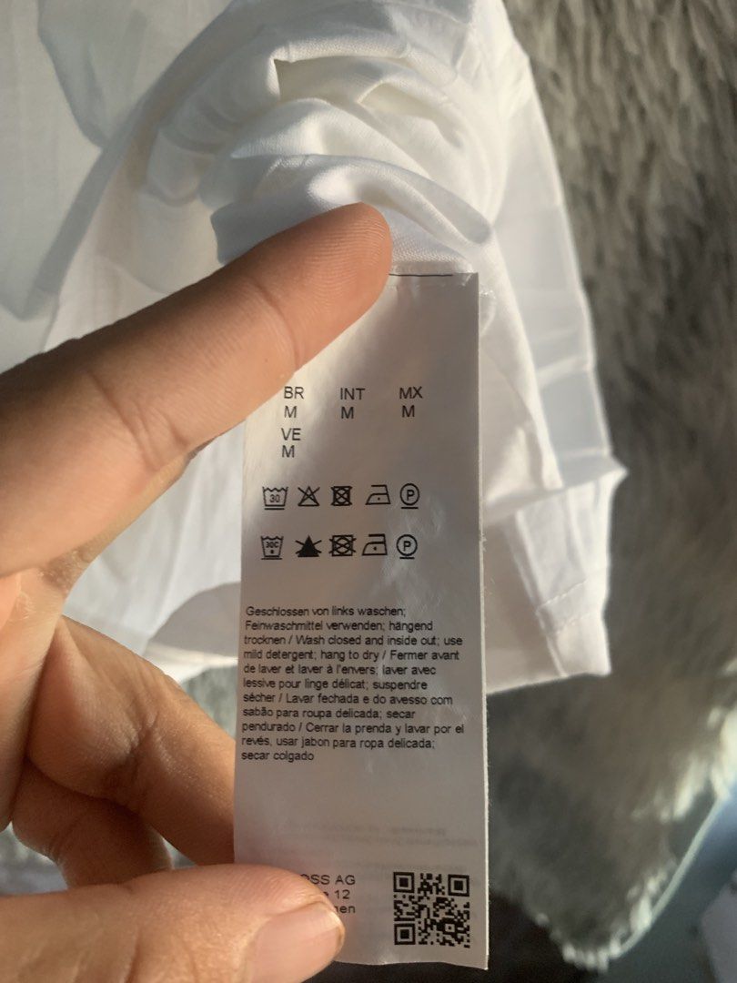 Hugo boss (Category: Formal Shirts) located in Davao. Submitted by its.me.eyan (Listing ID 1464991715, Image 3). Description: Hugo boss W 19 L 28 .