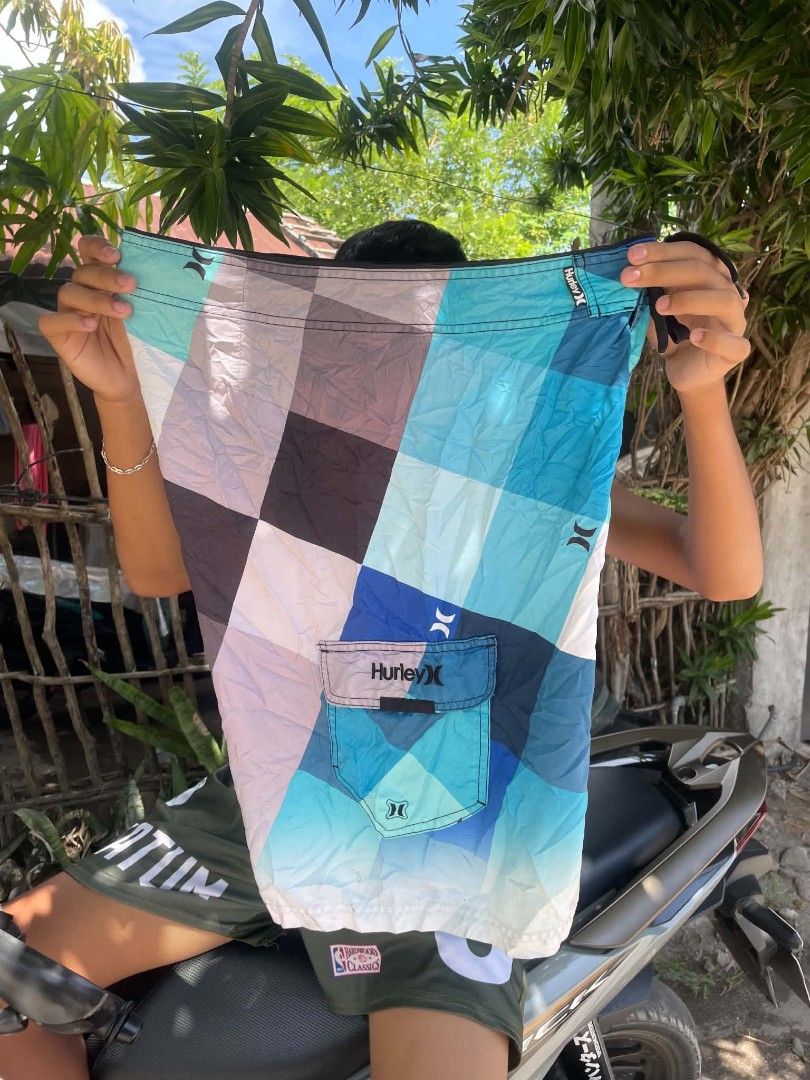HURLEY BOARDSHORT (Category: Swim Trunks & Board Shorts) located in Mercedes. Submitted by kiel1 (Listing ID 1464991248, Image 2). Description: 650+SF OR BEST OFFER SIZE 33-34 L- 23 W- 24 LEG HOLE- 12 NO ISSUE EXCELLENT CONDITION AS NEW LOC: DAET CAMARINES NORTE (BICOL) DM📩.