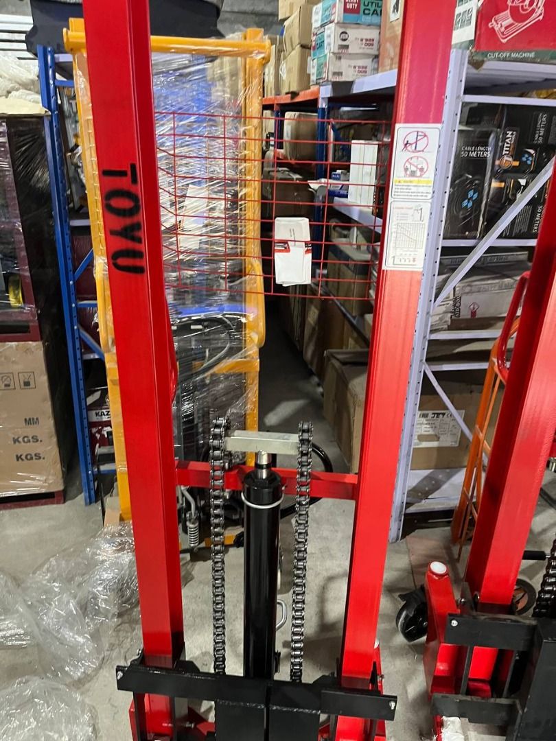 HYDRAULIC STACKER Specs: 1.6m lift, 2Tons (Category: Other Home Furniture) located in Manila. Submitted by ramoseliza33488 (Listing ID 1465046884, Image 2). Description: .