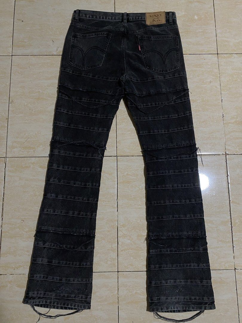 Hysteric Glamour Hagi Jeans (Category: Jeans) located in Dinas. Submitted by bleeod (Listing ID 1465095249, Image 3). Description: Leg opening 9 Thighs 10 Waist 31 Length 43 pm me if interested .