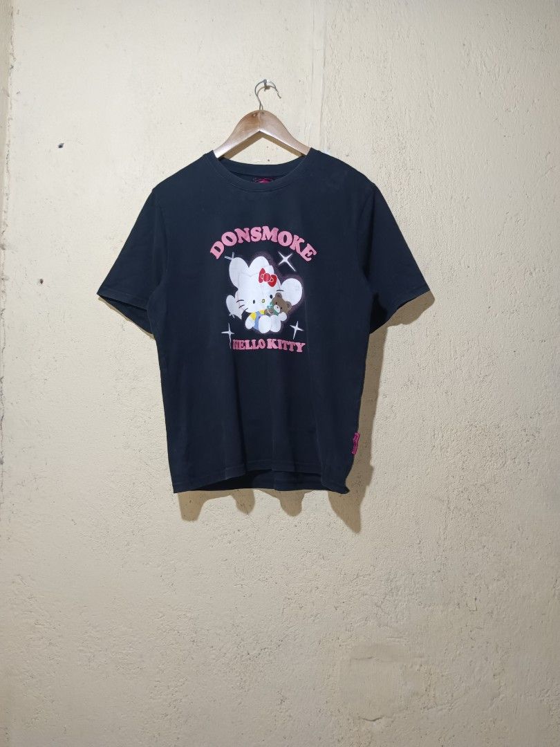 I don't smoke x Hello kitty (Category: Activewear) located in San Pablo. Submitted by thriftyjd (Listing ID 1465060506, Image 1). Description: Dimes:L26 x W21 Condition/color rate: 9/10 No Issue.