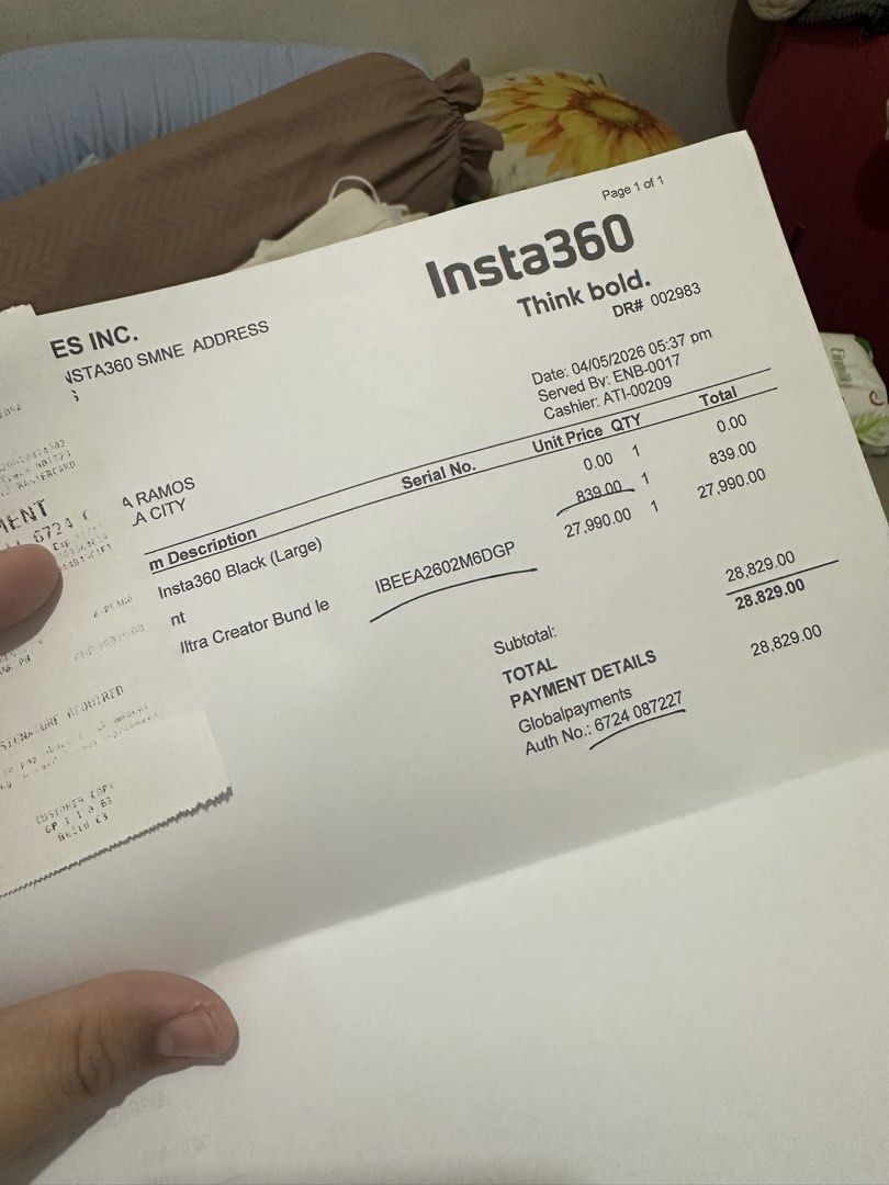 Insta360 GO Ultra Creator Bundle (Category: Cameras) located in Manila. Submitted by prelovedwelllove (Listing ID 1465130862, Image 2). Description: Good as brandnew No flaw no scratches no dents no any malfunction, never nabagsak, test all u want Rfs: i m not into small Cameras, it was a gift and di ko din nagagamet since i m busy Good for vlogging, biking etc With warranty and receipts with sd card na din Total gastos: 29k plus with sd card (25