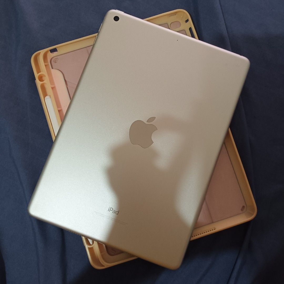 Ipad 5th Gen (Category: iPad) located in Manila. Submitted by pipa.piper (Listing ID 1464993822, Image 2). Description: - Model: iPad 5th Generation - Storage: 32GB - Color: Grey - Condition: Pre-owned, well-maintained, fully tested screen display (no dead pixels) - Inclusions: Comes with a sturdy protective case - Ideal for: Online classes, streaming, casual gaming, and daily tasks.