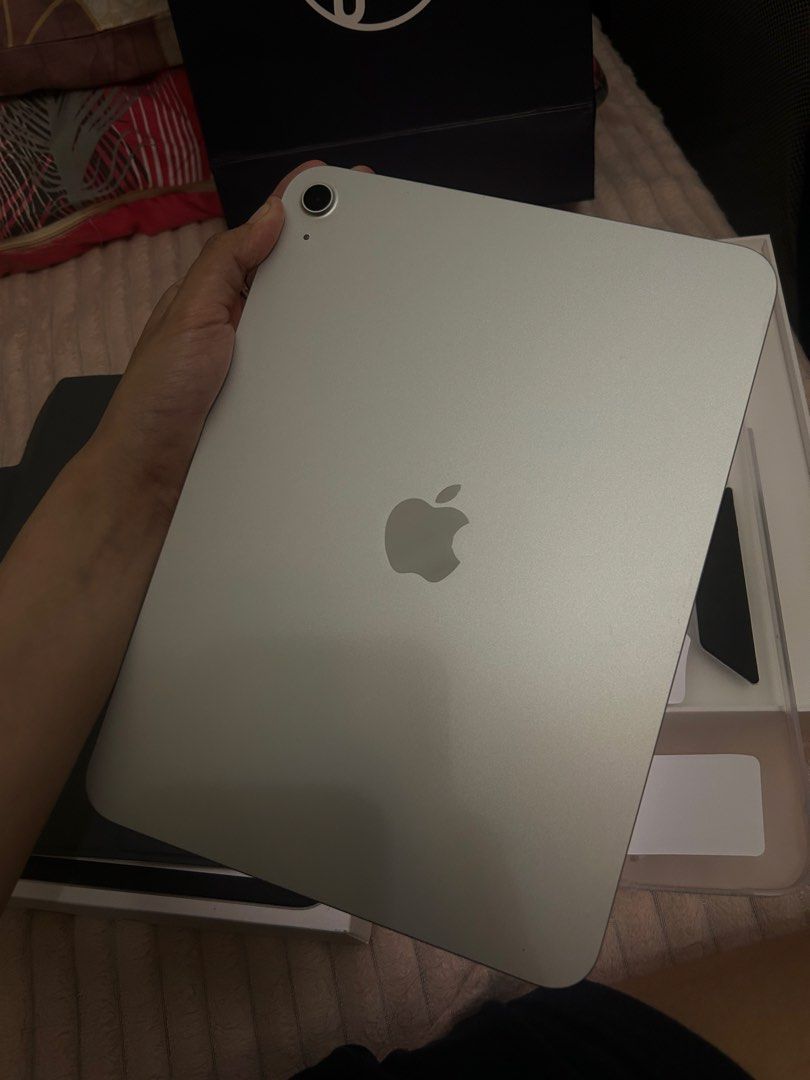 IPAD A16 11TH GEN (Category: iPad) located in Manila. Submitted by declutterbydiannee (Listing ID 1465106297, Image 2). Description: FOR SALE: IPAD A16 11TH GEN 128GB ✅ no issue ✅ 99% battery health inclusions: ✅ og box ✅ og charger ✅ og case worth 2k ₱24k negotiable PM ME FOR MORE DETAILS! 🙏🏻.