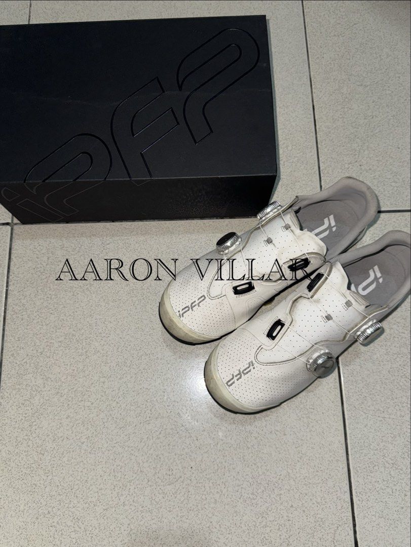 iPFP CYCLING SHOES IP 09 PRO (Category: Bicycles) located in Pateros City. Submitted by aaronjoseph. (Listing ID 1465059419, Image 1). Description: - Color: White - Closure: Dual BOA dial system (fully functional dials and cables) - Upper: Perforated synthetic for breathability - Packaging: Includes original black box - Condition: Normal signs of previous rides with light scuffing on the toe caps and soles.