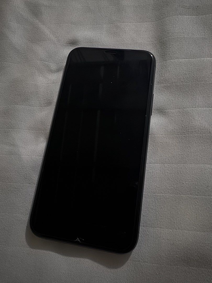 Iphone 11 pro 64gb FU (Category: iPhone 11 Series) located in Angeles City. Submitted by gracebyfaith (Listing ID 1465093266, Image 2). Description: for sale no history of repair rush need for tuition fee 64gb 71bh still long life since not replaced negotiable.
