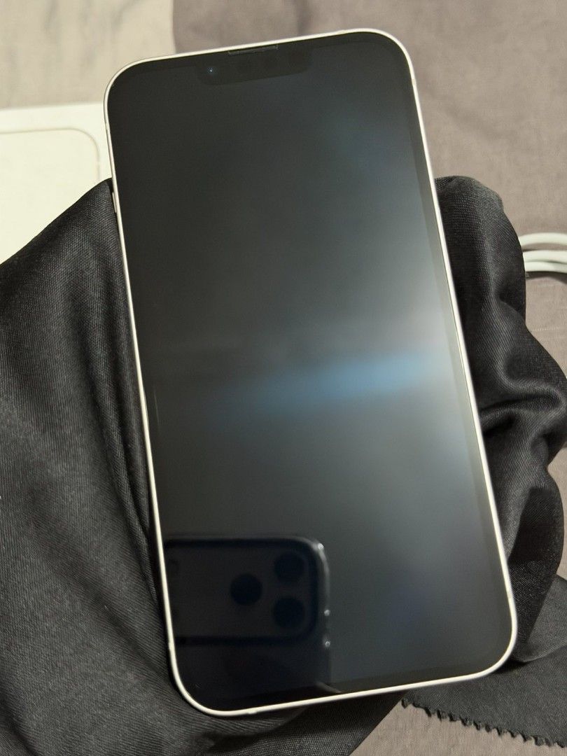 iPhone 13 128gb Starlight Complete (Category: iPhone 13 Series) located in Quezon City. Submitted by karla30 (Listing ID 1464969915, Image 2). Description: ✨ iPhone 13 128gb Starlight ✨ - Openline | NTC - COMPLETE (original box same imei & orig cord) - 87% battery health (still the orig battery) - 98% smoothness - No issue | no repair ✨₱17,000 last price✨ Location 📍 Diliman Quezon City Meet up / Deliver / LBC SA SAFE PLACE LANG PO TAYO 🙂 📲 091