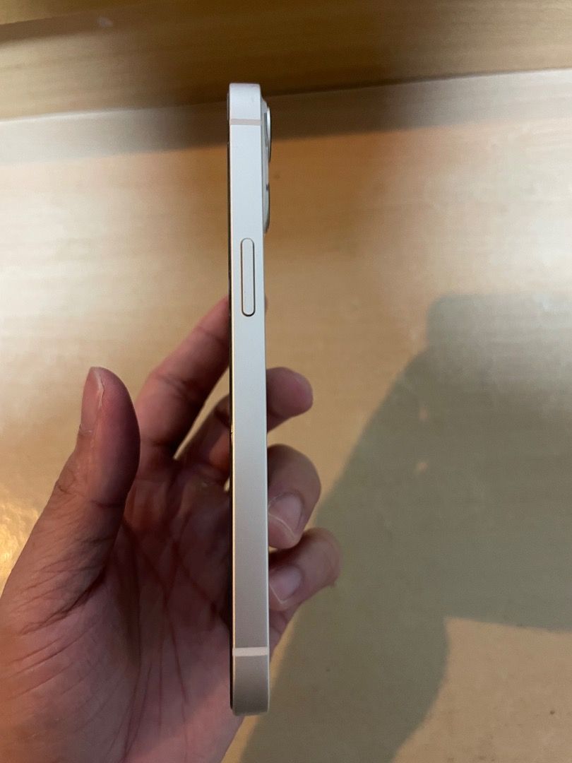 iPhone 13 (Category: iPhone 13 Series) located in Dasmarinas. Submitted by chizz.lemm.762 (Listing ID 1464989915, Image 3). Description: iPhone 13 Starlight 128 GB Open Line All parts are original 88% Battery Health No history of repair/replacement For additional details or inquiries, please send a message. Delivery is available and meet up location can be discussed. .